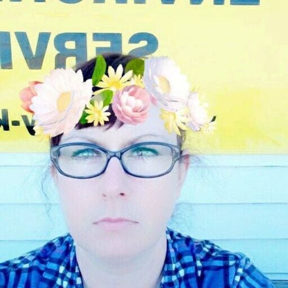 Meet your Posher, Lori - Picture 1 of 1